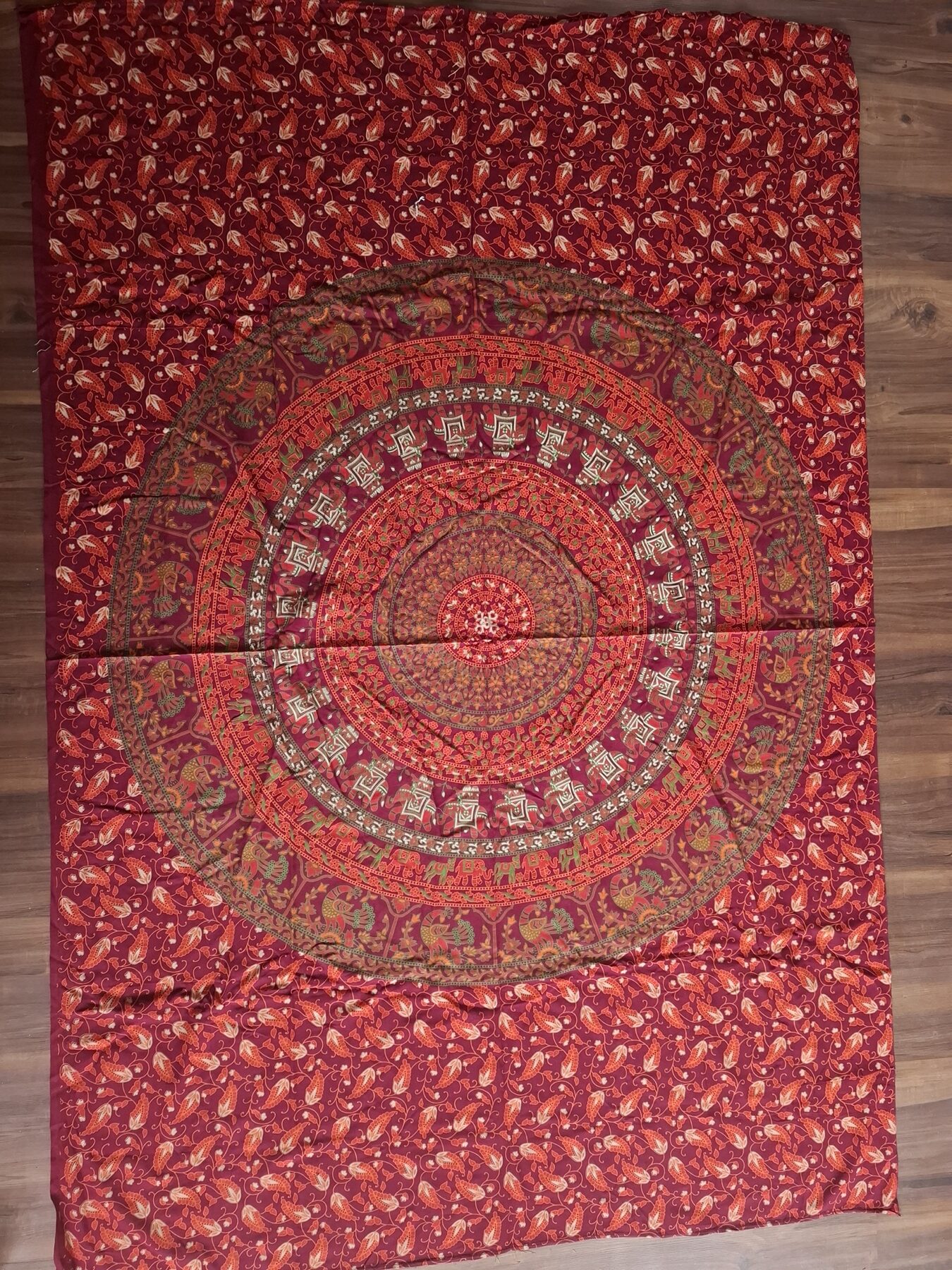 Dekoracja ścienna – Bordowa Mandala – 200 × 190 cm